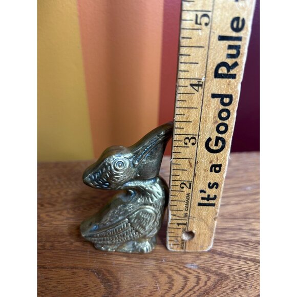 Vintage solid, brass, mini pelican patina bird figurine paperweight - Picture 2 of 5